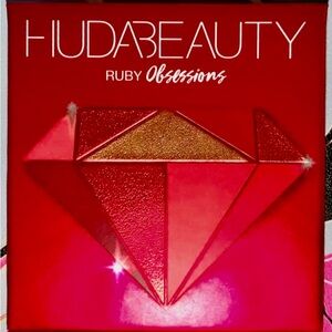 HUDA BEAUTY Obsessions Ruby Palette NEW